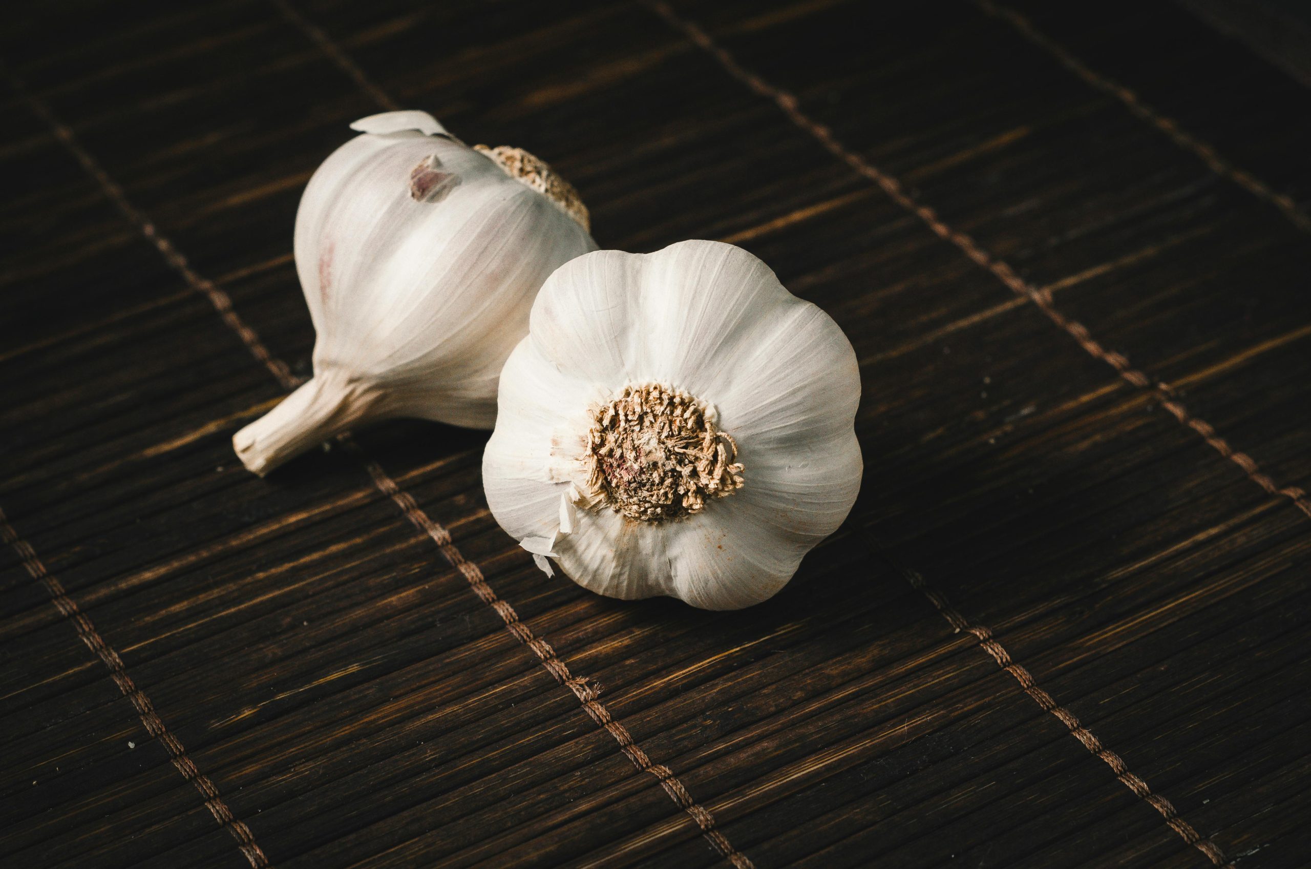 Jak hnojit česnek přírodně, aby měl perfektní chuť i vůni
